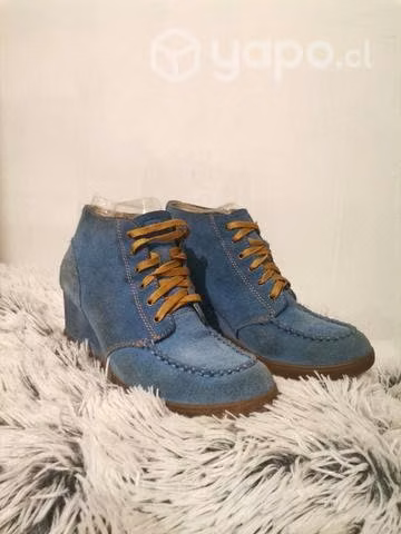 Botines Gamuza celestes invierno con taco talla 37