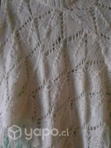 Lindo poncho tejido a palillos - Imagen 2