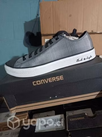 Zapatillas converse por mayor ( despegadas)