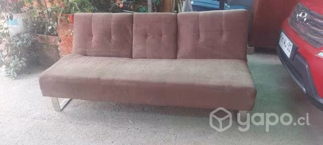 Sofá cama con equipo musical integrado