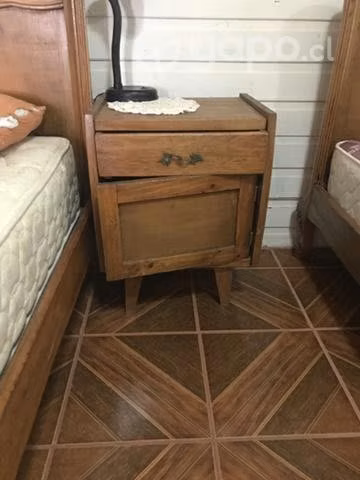 Velador de madera