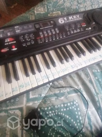 Guitarra. teclado niño
