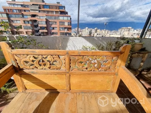 Sillón de madera tallada hindú