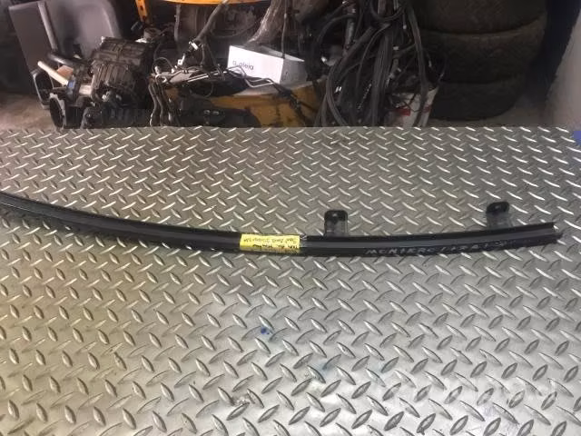 Riel vidrio pta tra der Mitsubishi Montero 1998-11
