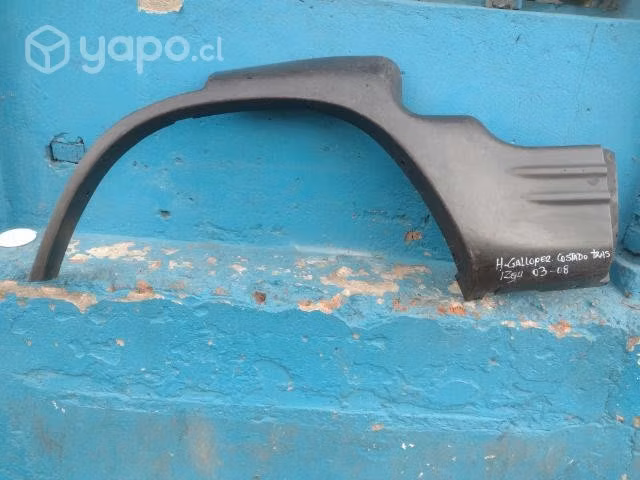 Moldura trasera izq Hyundai galloper 2003-2008