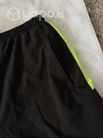 Short deportivo Skechers