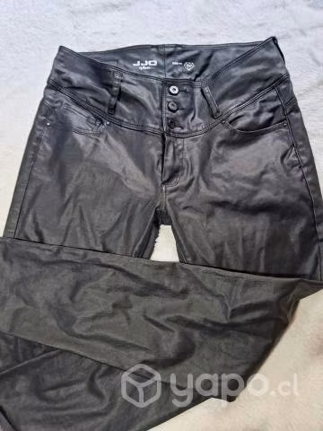 Pantalon eco cuero marca jjo talla 44