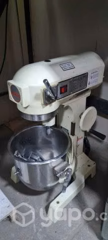 Batidora industrial 10 litros FAVB10F crema Maigas