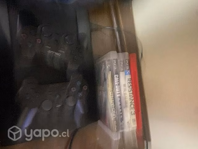 Play 3 con juegos y 2 mandos, en excelente estado