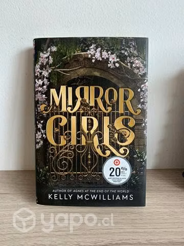 Mirror Girls por Kelly McWilliams