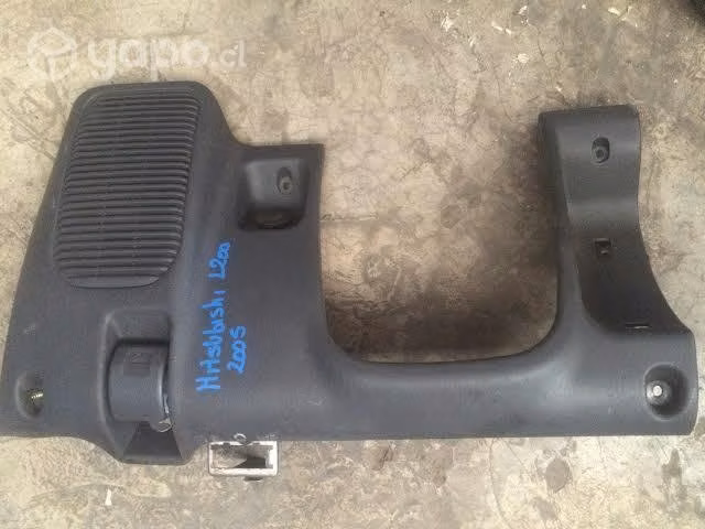 Tapa inf izq tablero Mitsubishi L