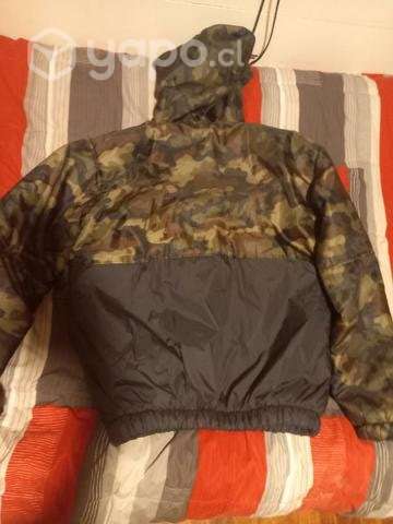 Chaqueta impermeable camo talla L - Imagen 3
