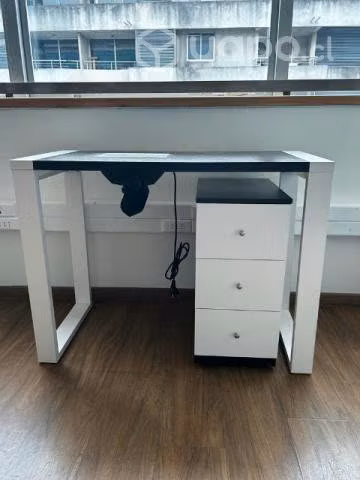 mueble escritorio y sillón