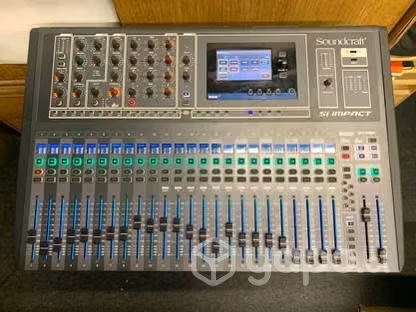 Consola digital Soundcraft SI Impact casi nueva