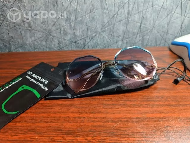 Lentes de sol rosados con celeste