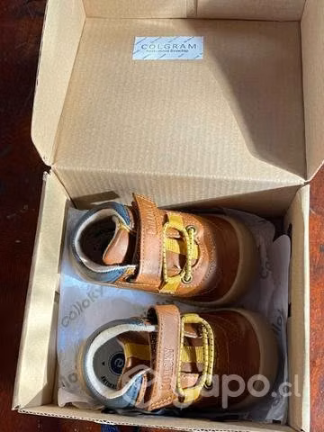 Hermosos zapatos colloky talla 18