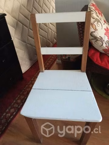 Silla antigua de madera