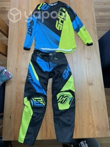Traje de moto marca shot (motocross-enduro