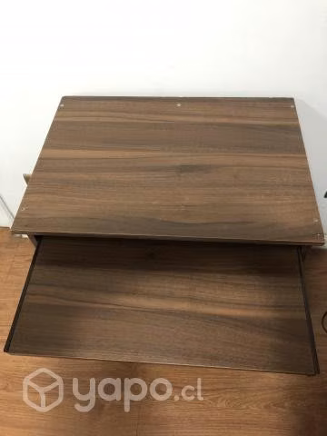Silla y escritorio juntos