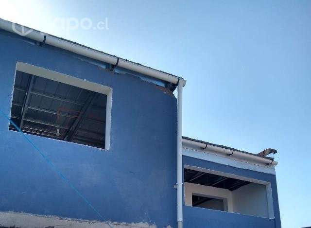Casa dos pisos, dos locales comerciales - Imagen 6