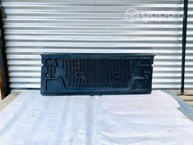Moldura portalón toyota hilux