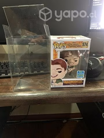 FUNKO POP QUASIMODO(holding Gargoyle)#574 - Imagen 3