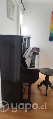 Piano Vertical alemán Bogs & Voigt