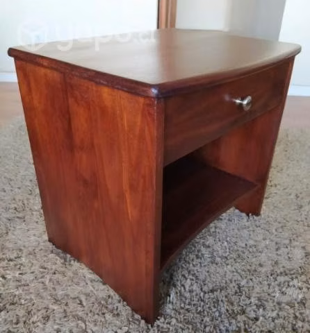 Velador de madera color roble
