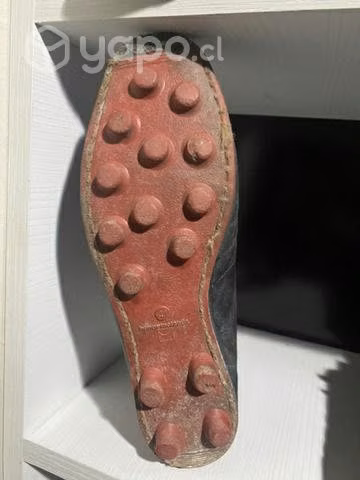 Zapatos de fútbol antiguos