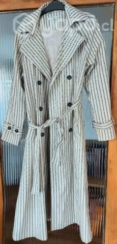 Abrigo marca Mango impecable - Imagen 3