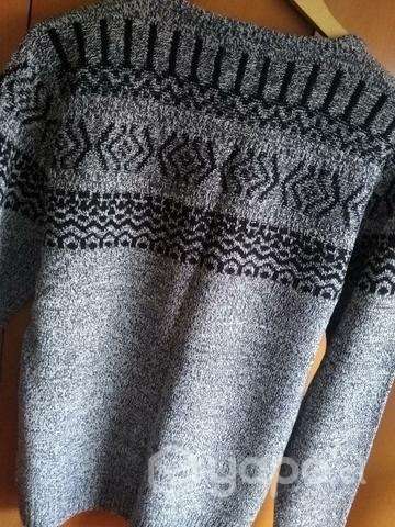 Sweater nuevo talla S - Imagen 4