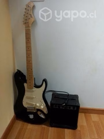 Guitarra electrica, con funda, amplificador