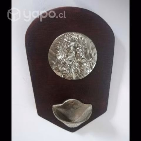 Virgencita con vasija para el Agua Bendita