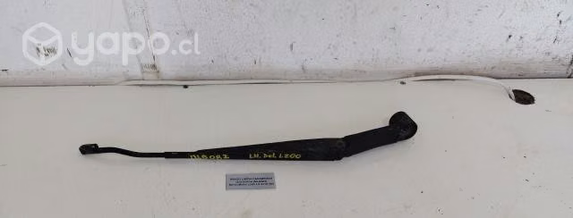 Brazo Limpia Parabrisas Izq Mitsubishi L200 2015