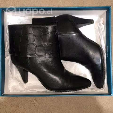 Lote de 11 Pares de Zapatos de Mujer