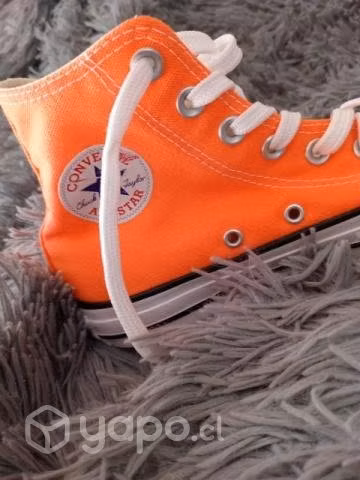 Zapatillas Converse anaranjadas
