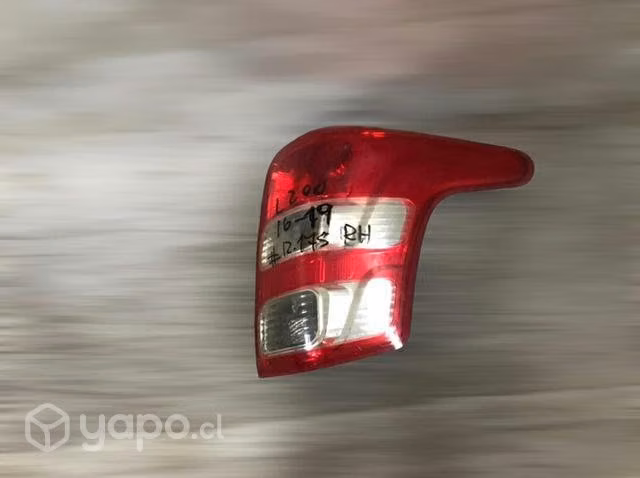 Foco trasero RH Mitsubishi L