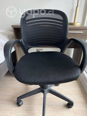 Escritorio y silla de oficina