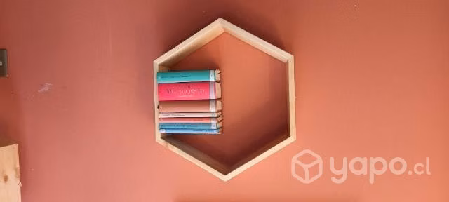 Repisas hexagonales de madera