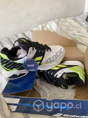 Nuevas zapatillas de tenis Babolat, sin uso!