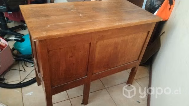 Escritorio antiguo madera en buen estado