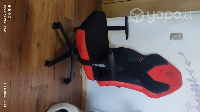 Diablo chair roja