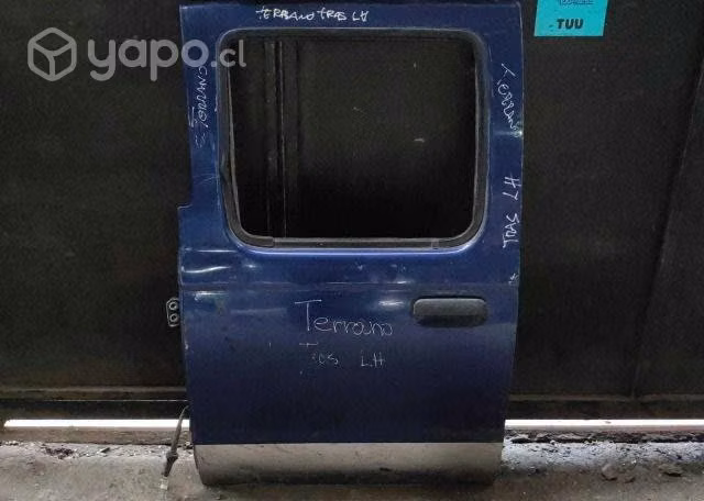 Puerta trasera izquierda nissan terrano