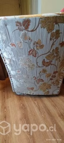 Sillón antiguo, recién tapizado