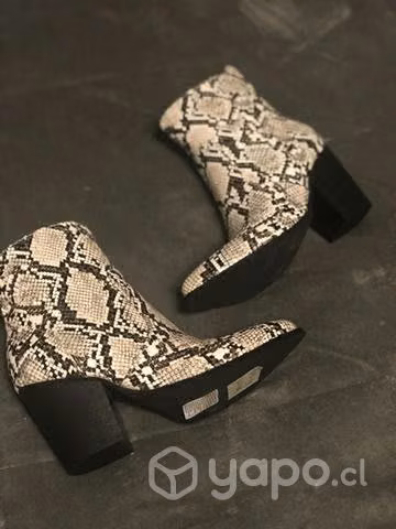 Hermoso botines marca vía uno talla 35 - Imagen 3