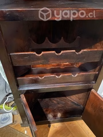 Bar esquinero de madera
