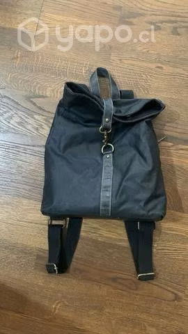 Mochila negra