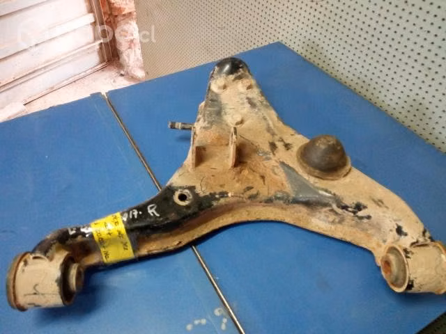 Bandeja inferior derecha Mitsubishi L