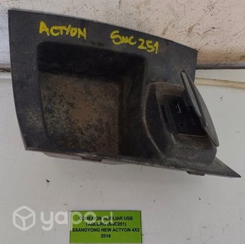 Conexión Auxiliar USB Tablero (SNC251) SSangyong