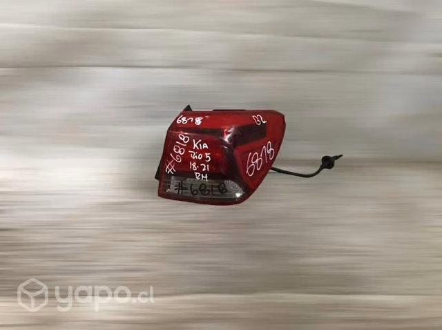 Foco trasero RH Kia Rio 